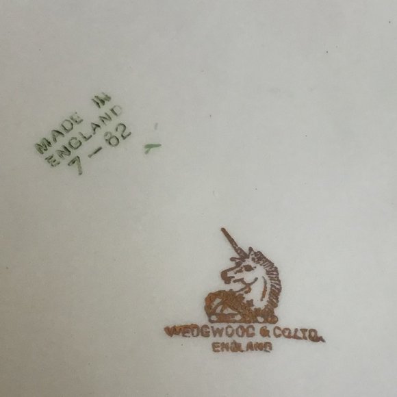 Wedgwood Dinner Plates Set of 8 Vintage - Picture 5 of 5